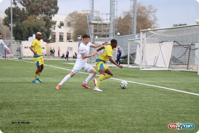 דמקה מחלץ כדור (בן מלניק)